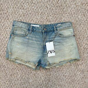 Zara‎ Women Denim Shorts 8 Mid Rise Raw Hem Distressed Jean Bootie Short